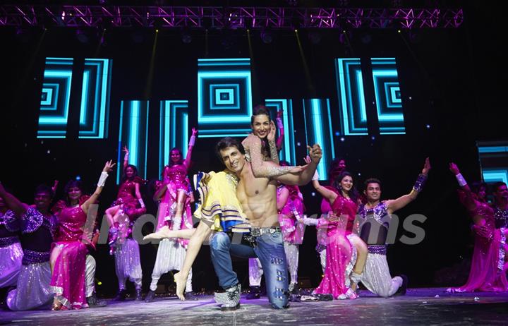 Sonu Sood performs with Malaika Arora Khan at Slam The Tour