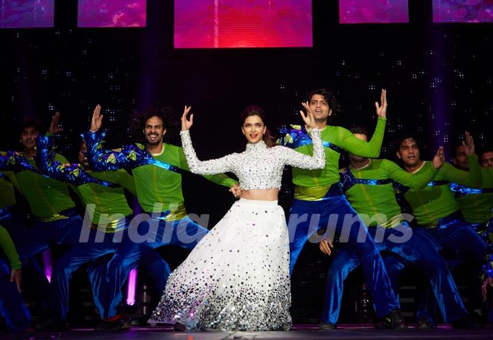 Deepika Padukone performs at Slam Tour in Washington