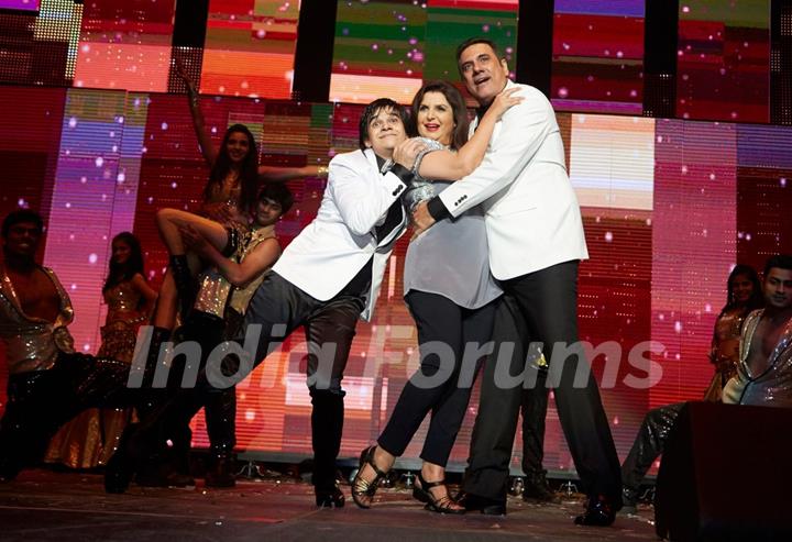 Vivaan Shah performs with Farah Khan and Boman Irani at Slam Tour in Washington