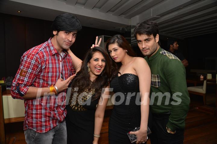 Munisha poses with Shashank Vyas, Vahbbiz Dorabjee and VivianDsena at her Birthday Bash