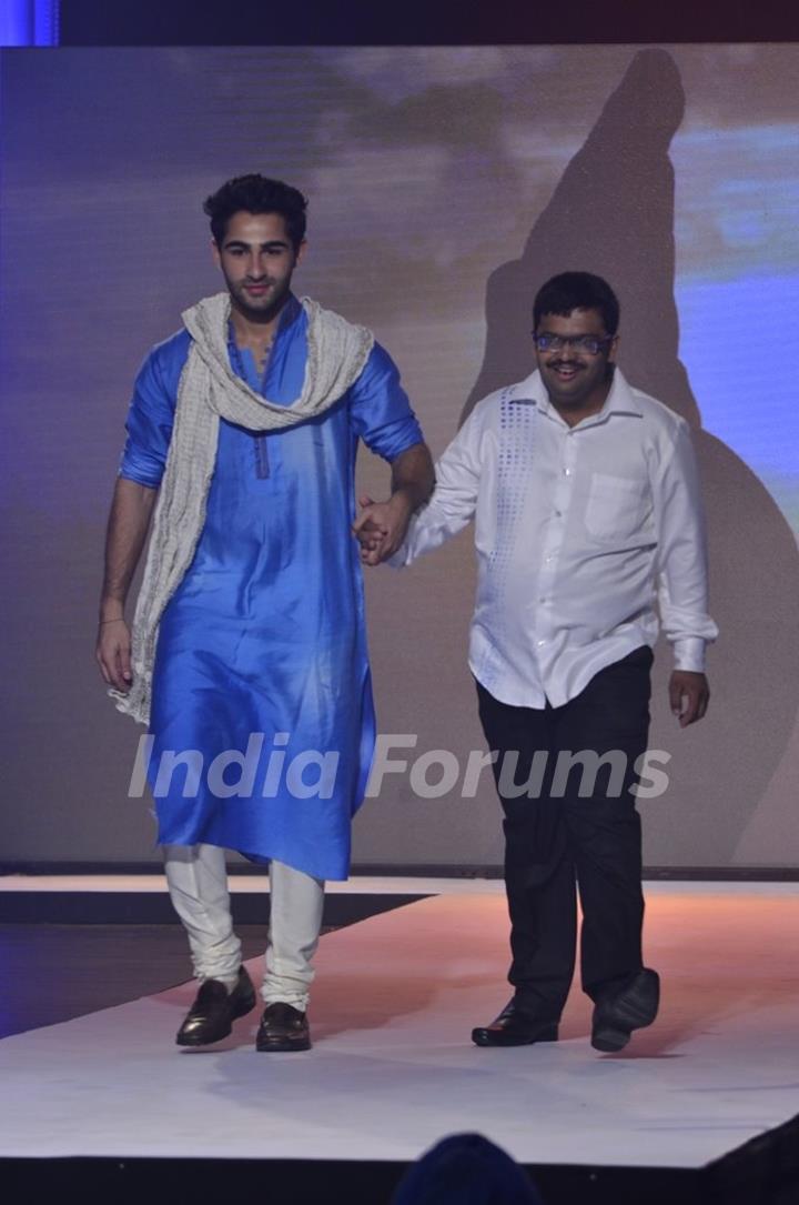 Armaan Jain walks the Ramp for S.P.J Sadhana School's Fund Raiser Event