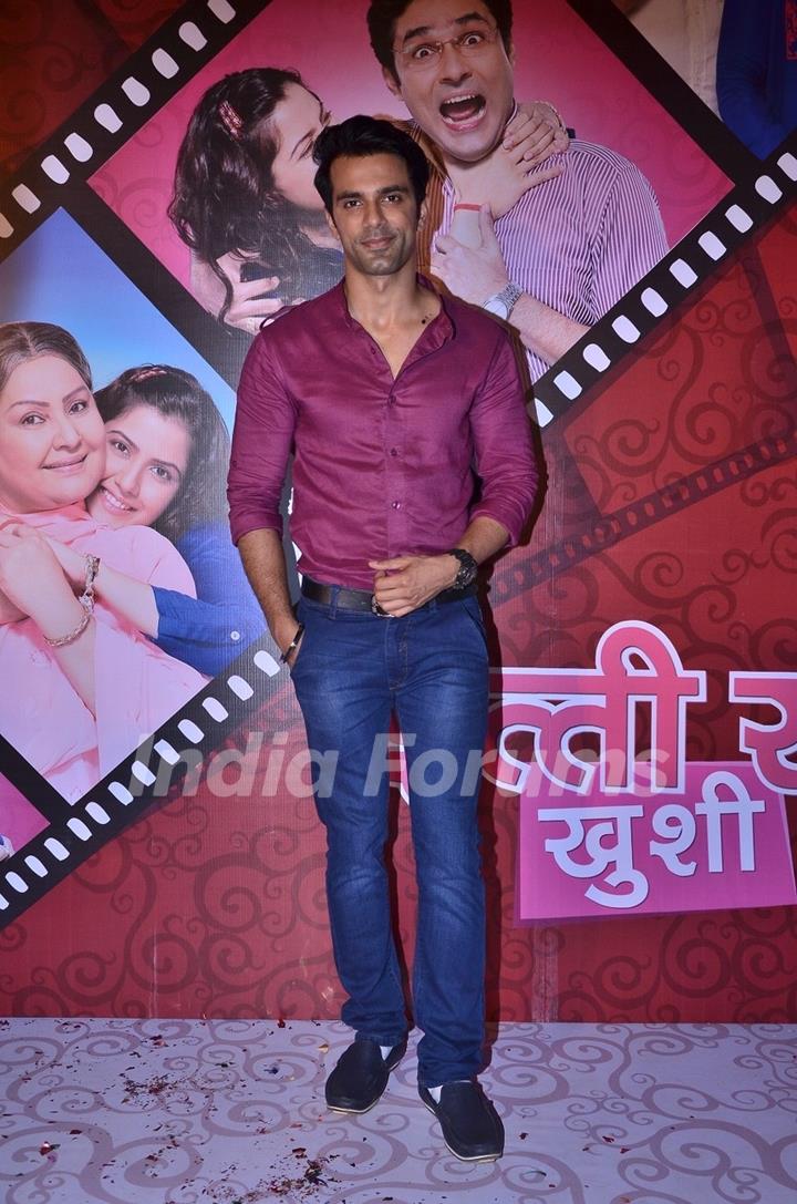 Anuj Sachdeva poses for the media at the Launch of Itti Si Khushi