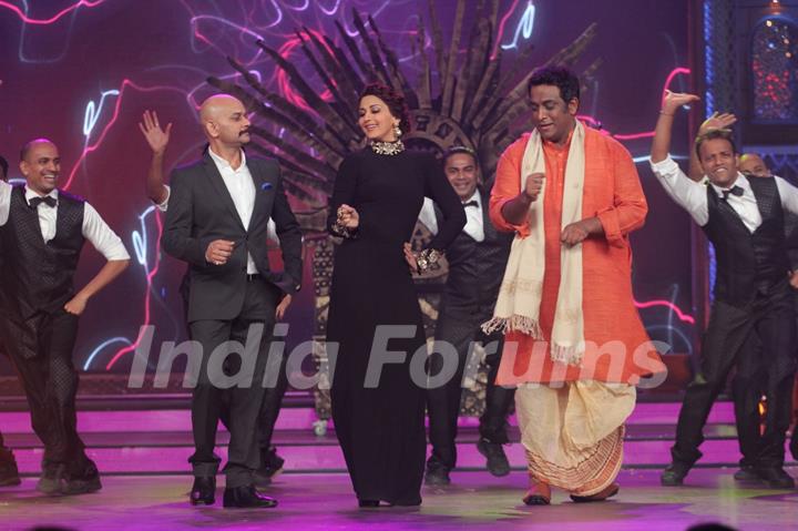 The judges perform at the Grand Finale of India's Best Cine Stars Ki Khoj