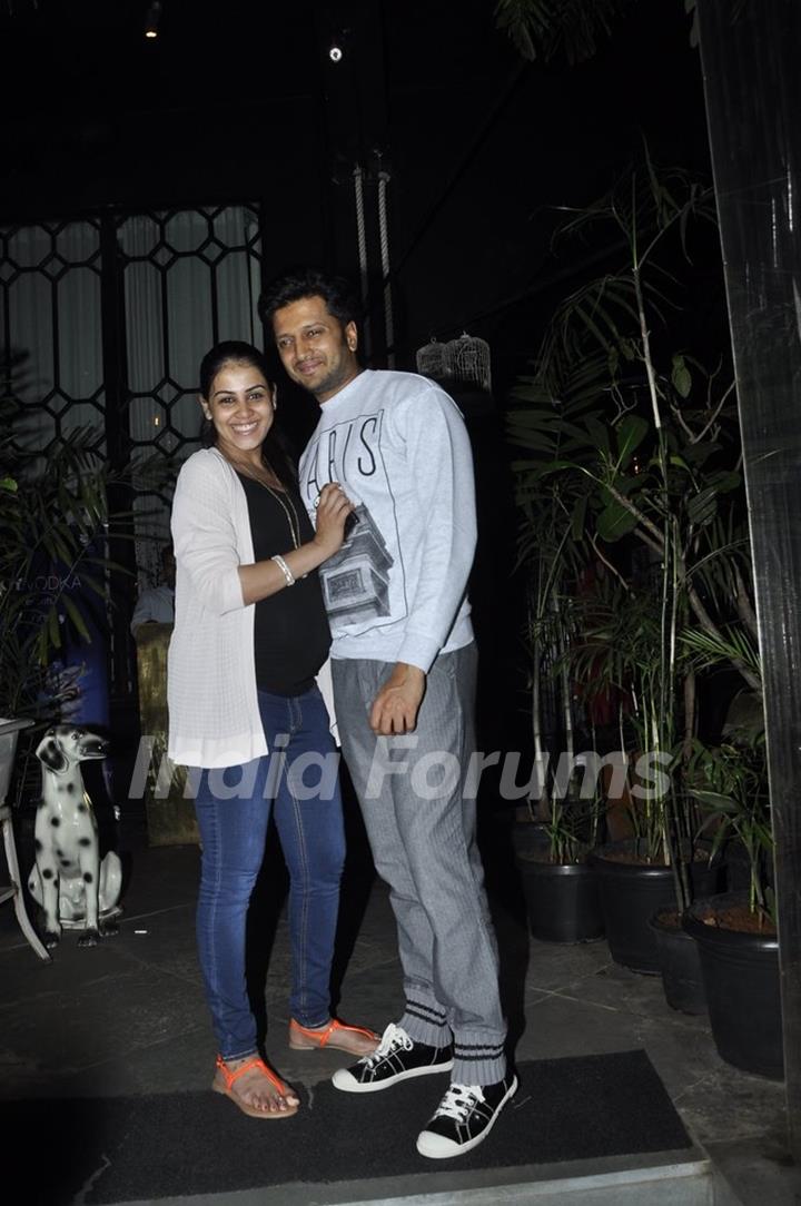 Genelia poses with a cute smile along with Riteish Deshmukh at Nido