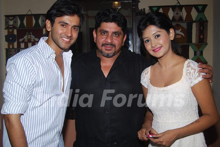 Rajan Shahi poses with Mishkat Varma and Kanchi Singh on the set of Itti Si KushiKanchi Singh