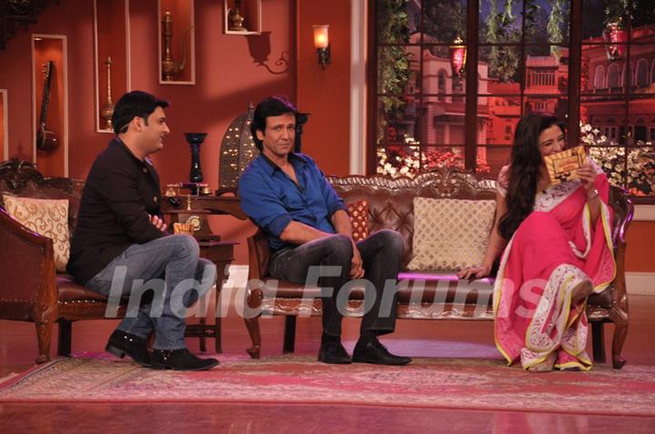 Tabu shares a moment of laughter on Comedy Nights With Kapil