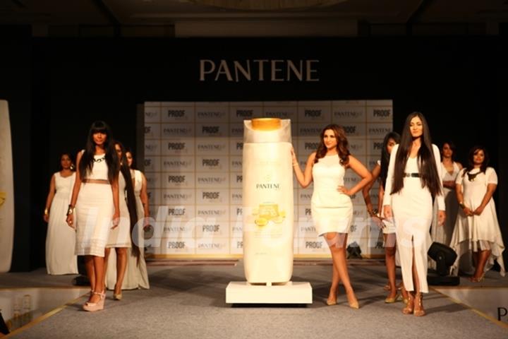 Parineeti Chopra poses at the ramp of Pantene Proof Walk Event