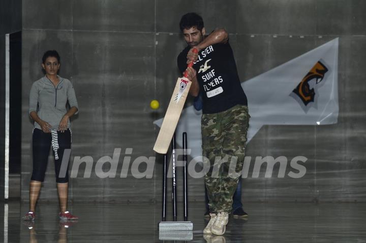 TV Celebs practice for a forthcoming Box Cricket League