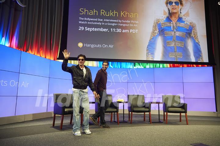 Shah Rukh Khan waves to the fans at the Google Headquarters