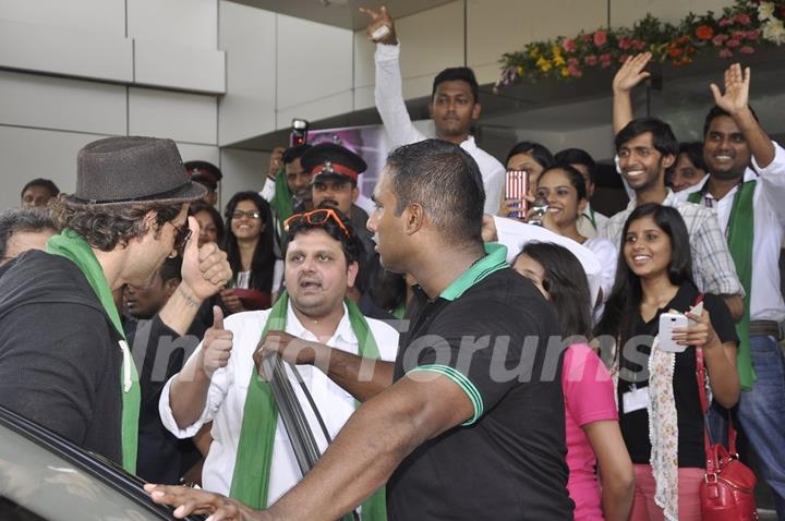 Hrithik Roshan bids goodbye to the students of Whistling Woods