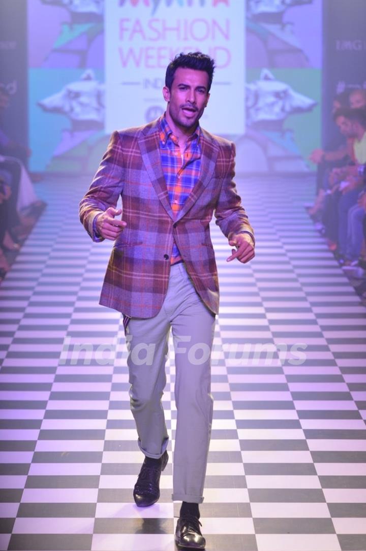 Asif Azim walks the ramp at Myntra Fashion Week Day 2