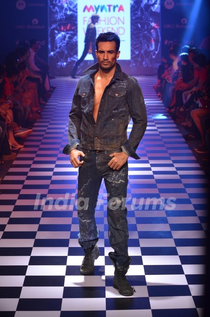 Asif Azim walks the ramp at Myntra Fashion Week Day 2