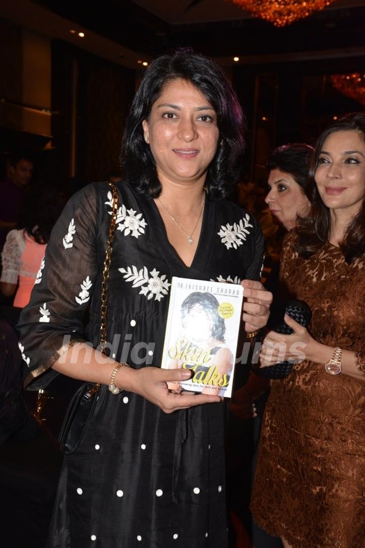 Priya Dutt was seen at Jaishree Sharad's Book Launch