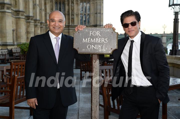 Shah Rukh Khan Receives Global Diversity Award