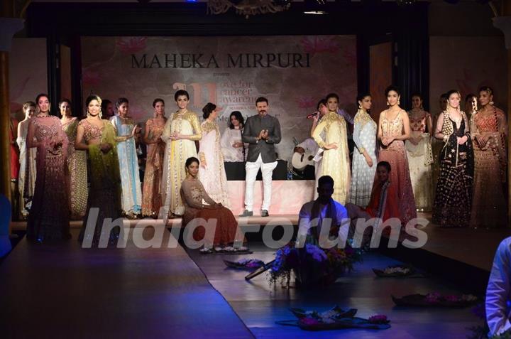 Vivek Oberoi walks the ramp at Maheeka Mirpuri's show Move for Cancer Awareness