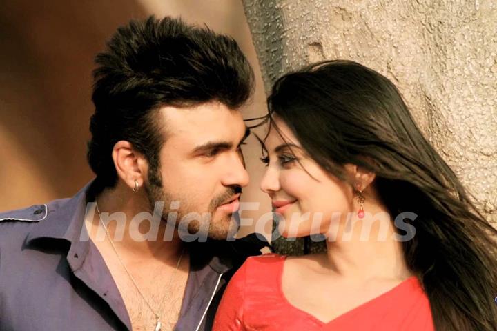 Minissha Lamba & Arya Babbar