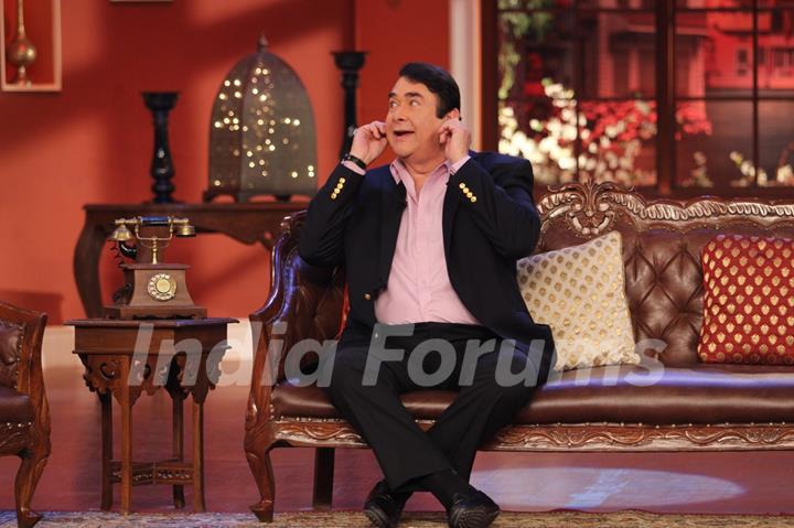 Randhir Kapoor performs on Comedy Nights with Kapil