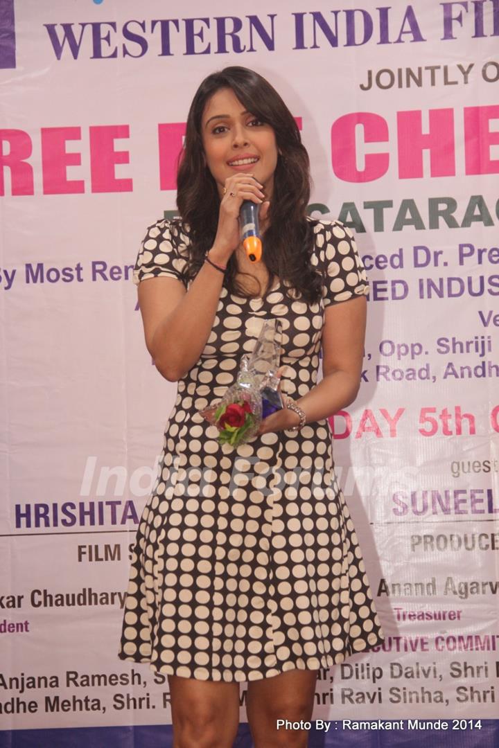 Hrishita Bhatt addresses the Event for the Underprivileged Technicians of Bollywood