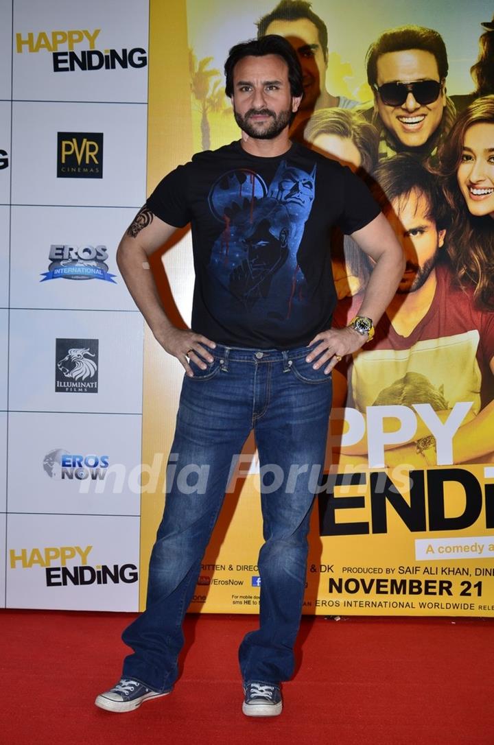 Saif Ali Khan poses for the media at the Trailer Launch of Happy Ending