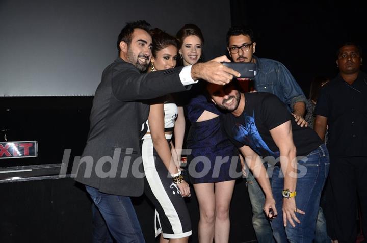 Ranvir Shorey clicks a selfie with his group at the Trailer Launch of Happy Ending