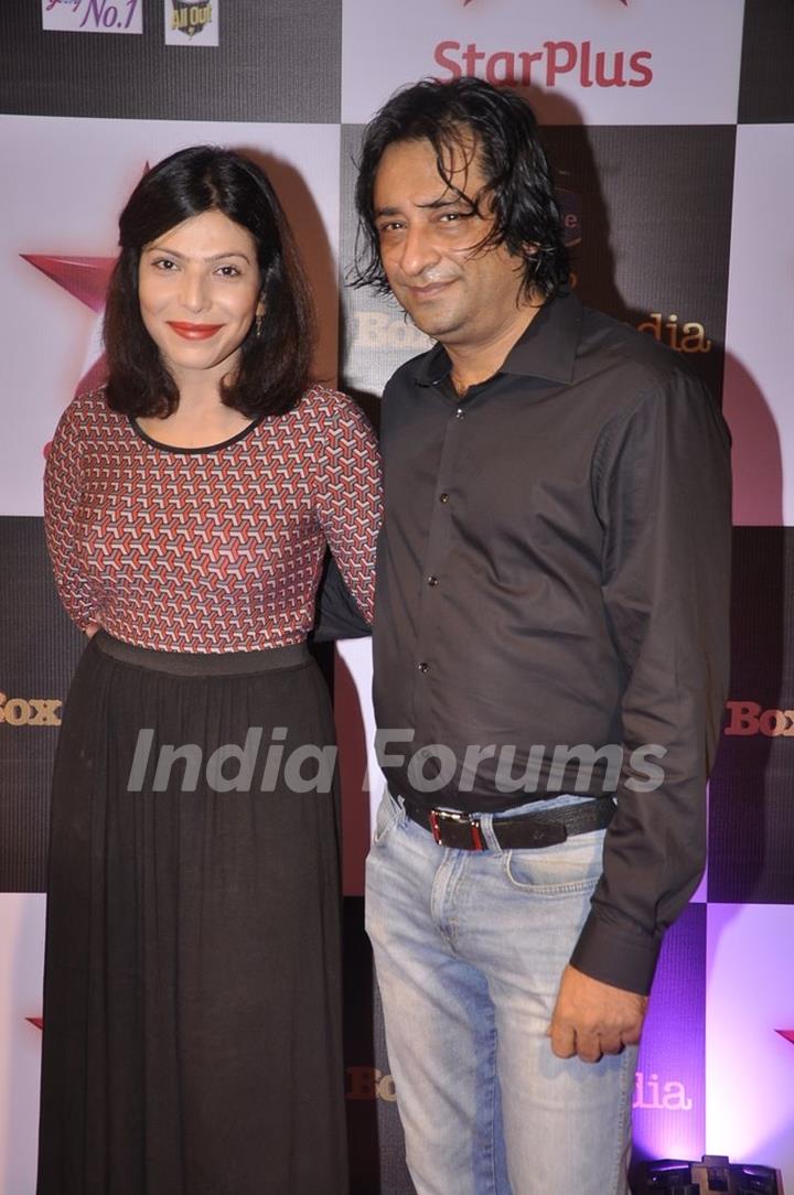 Shilpa Shukla poses with a friend at Star Box Office Awards