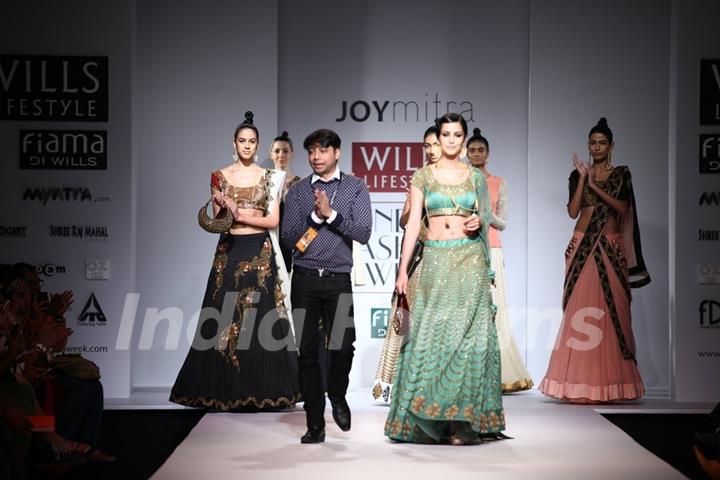 Joy Mitra's show at the Grand Finale of Wills Lifestyle India Fashion Week