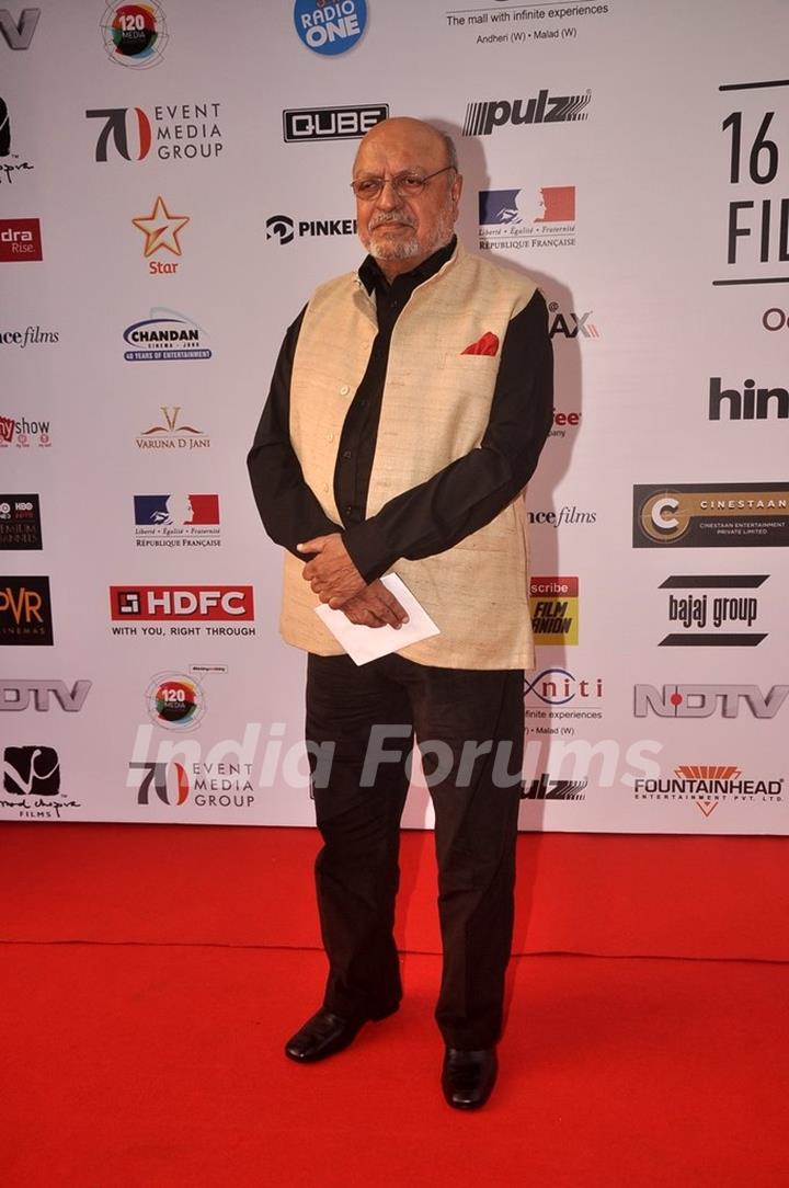 Shyam Benegal poses for the media at the 16th MAMI Film Festival