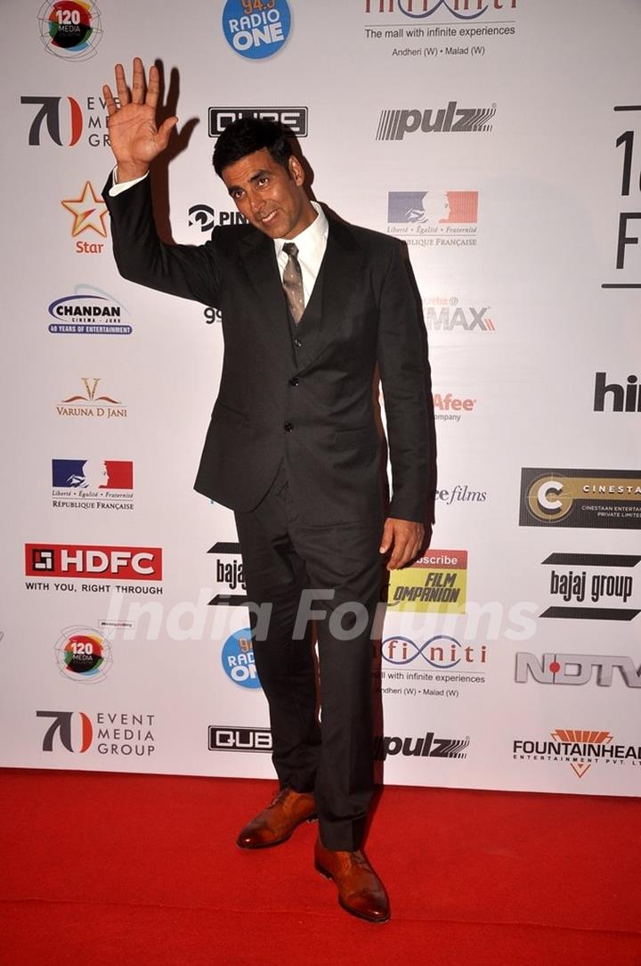 Akshay Kumar waves to the media at the 16th MAMI Film Festival