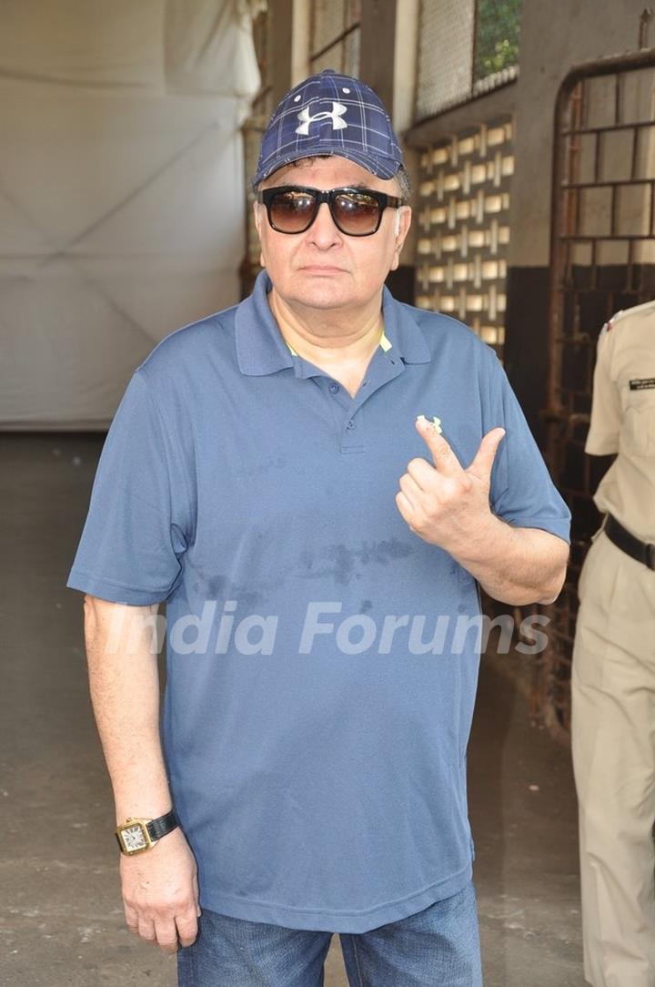 Rishi Kapoor Casts his Vote