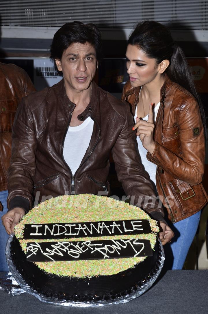 Shahrukh Khan Bollywood cake - Decorated Cake by Sweet - CakesDecor
