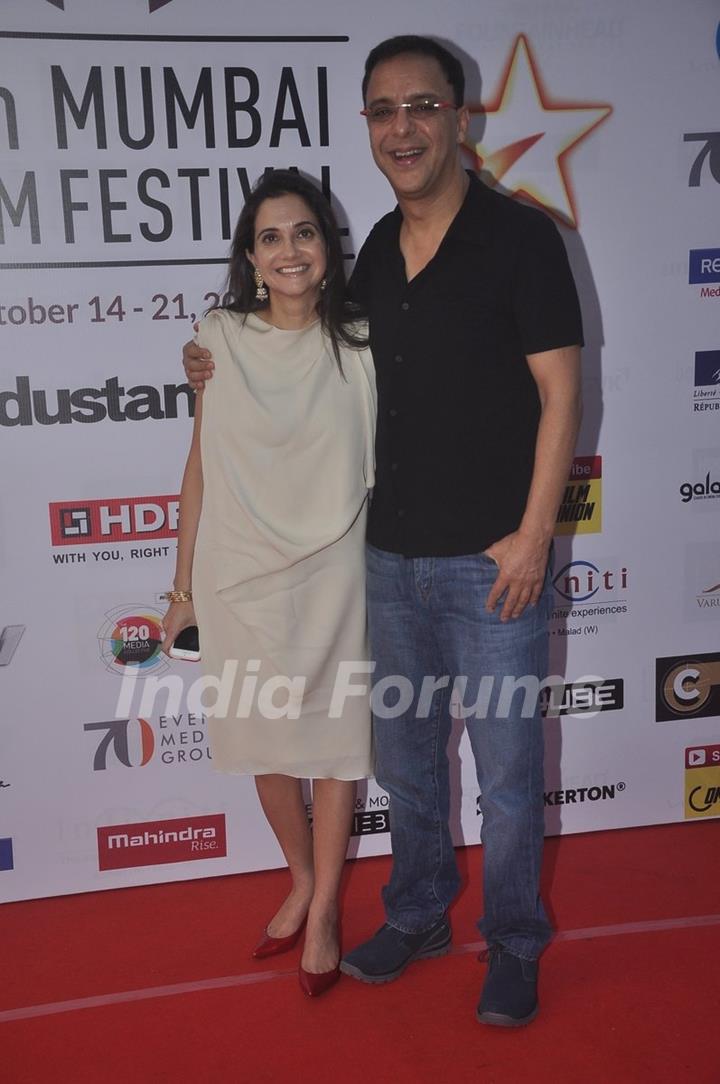 Vidhu Vinod Chopra poses with wife at the Closing Ceremony of 16th MAMI Film Festival