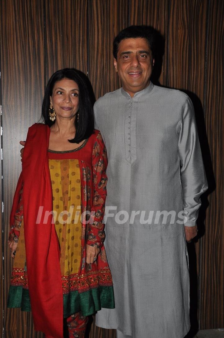 Ronnie Screwvala poses with wife at Aamir Khan's Diwali Bash
