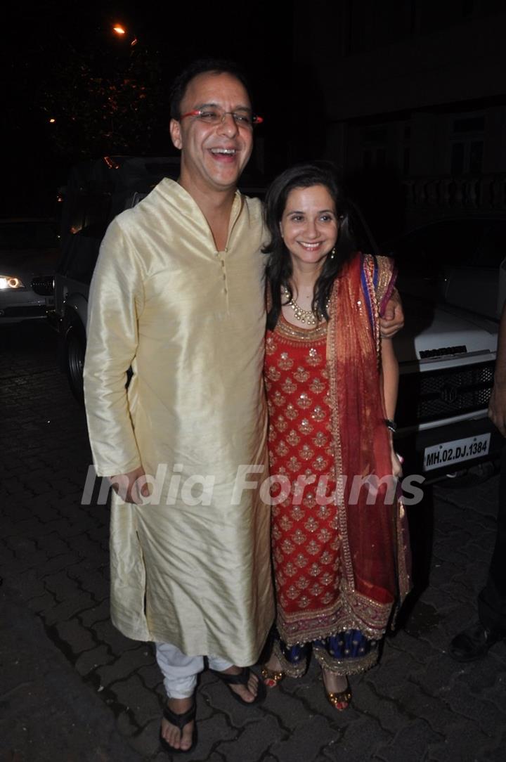 Vidhu Vinod Chopra poses with wife at Aamir Khan's Diwali Bash