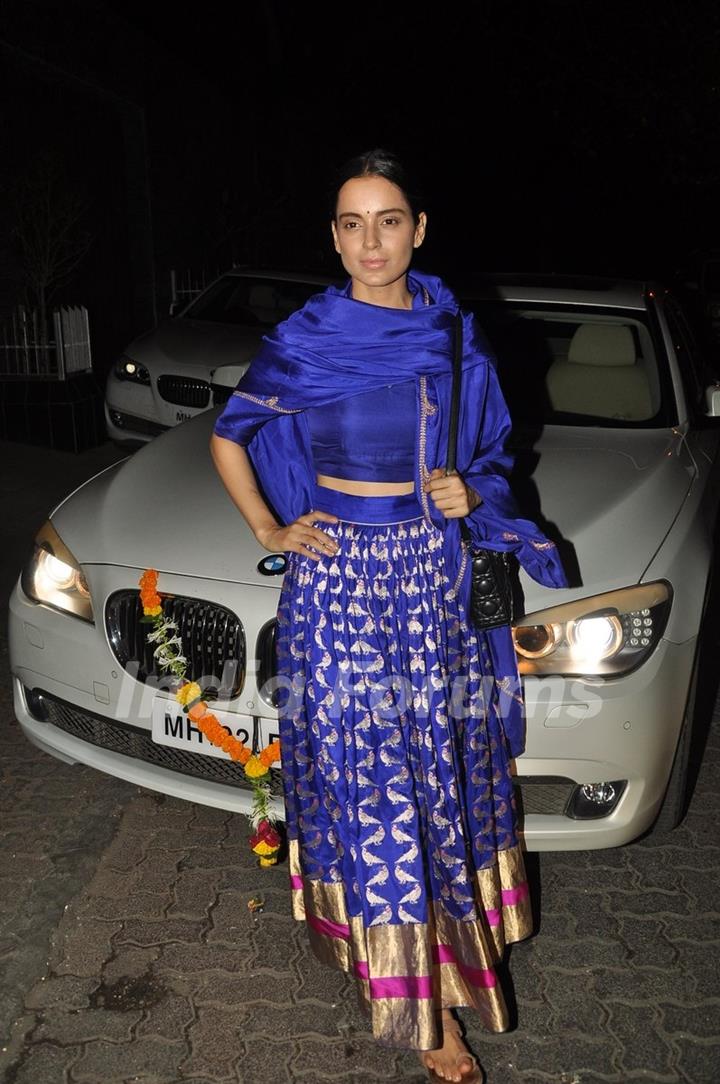 Kangana Ranaut poses for the media at Aamir Khan's Diwali Bash