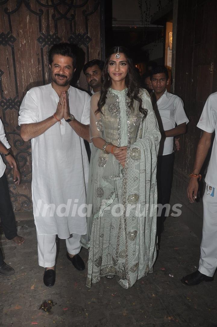 Anil Kapoor and Sonam Kapoor snapped Celebrating Diwali