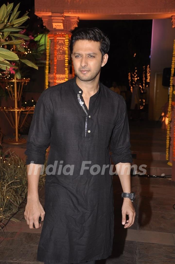 Vatsal Sheth poses for the media at Sachin Joshi's Diwali Bash