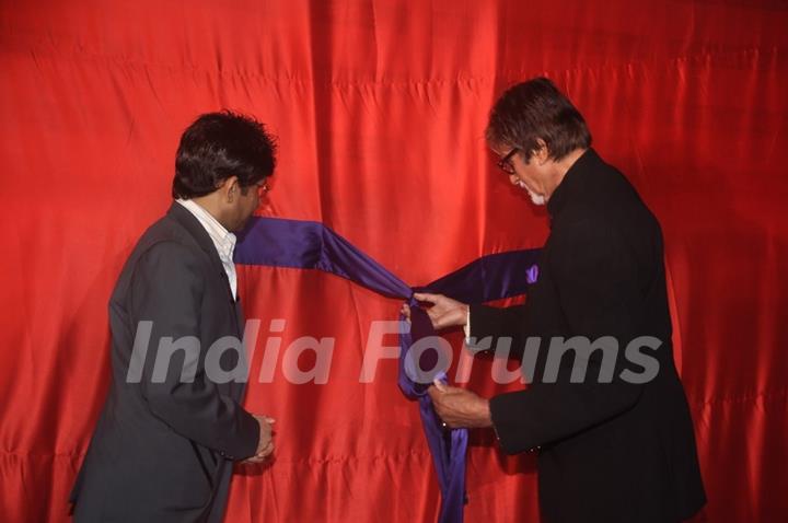 Amitabh Bachchan inaugurates KKR's Box Office Website