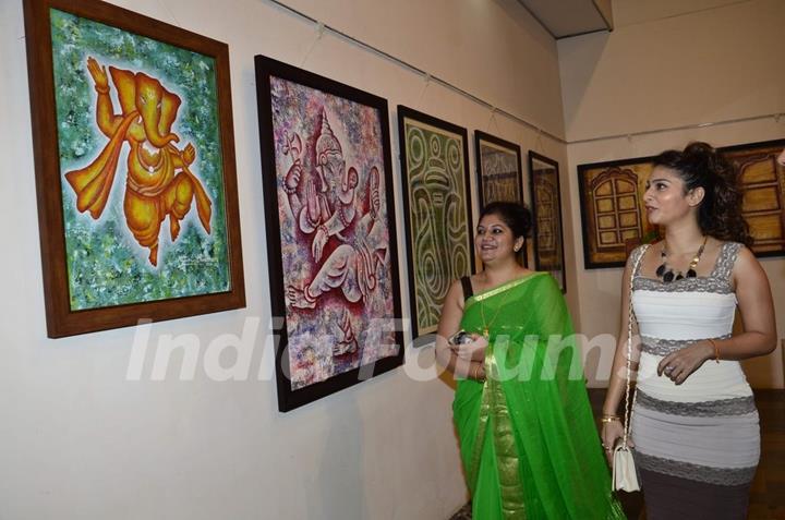 Tanishaa Mukerji was snapped at a Special Art Show Preview