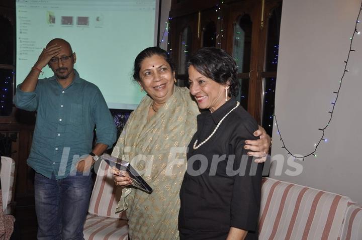 Tanuja snapped hugging a friend at Bimal Roy's Book Launch