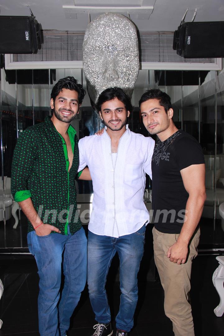 Neeraj Malviya, Aryan Pandit and Kunal Pant snapped at Team Mumbai Warrior's Surprise Bash