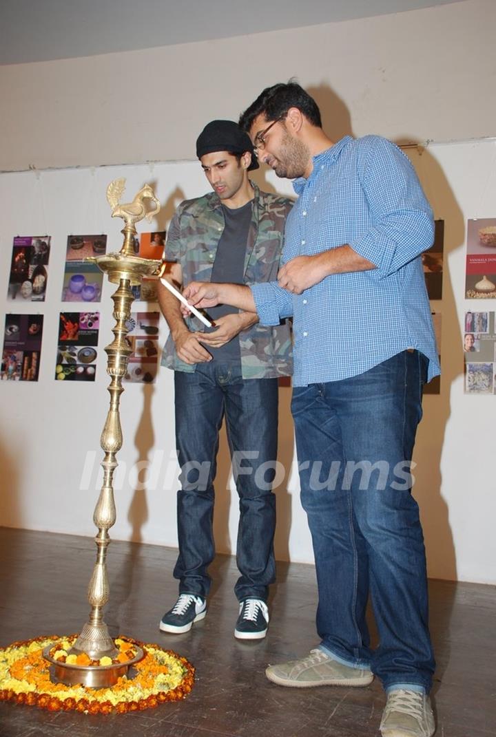 Kunaal Roy Kapur lights the lamp at the inauguration of Cerafest