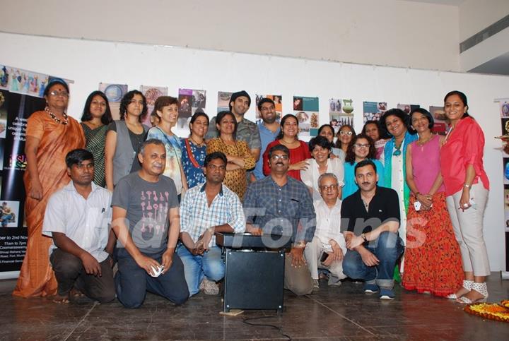 Aditya Roy Kapur and Kunaal Roy Kapur pose with the artists at Cerafest