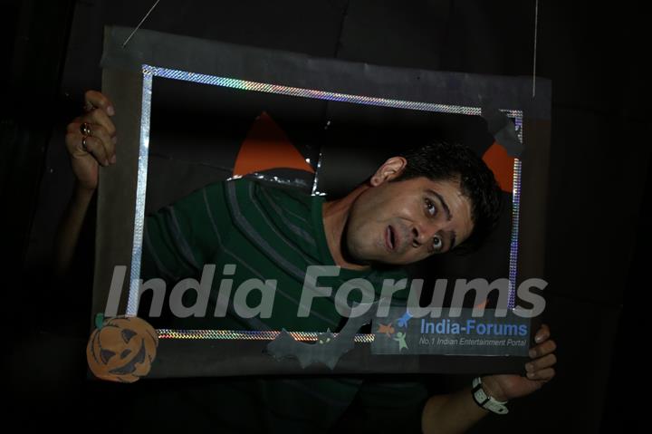 Vije Bhatia poses for the media at India Forums Halloween Bash