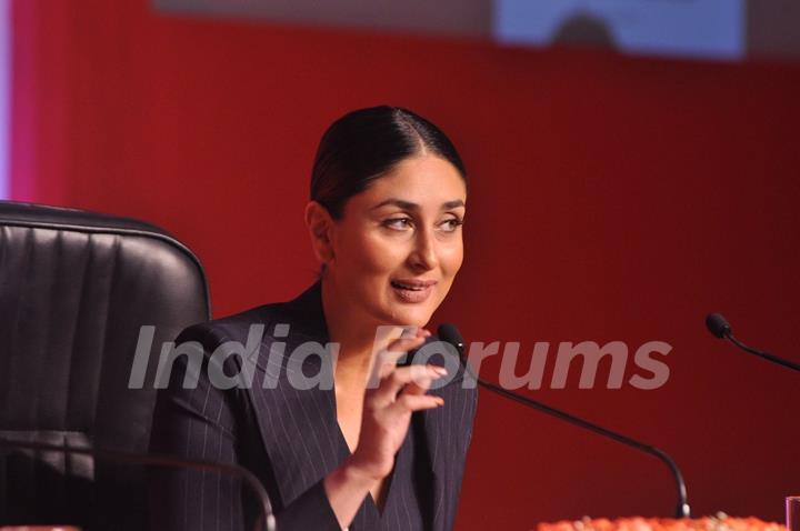 Kareena Kapoor addressing the audience at Mint Luxury Awards