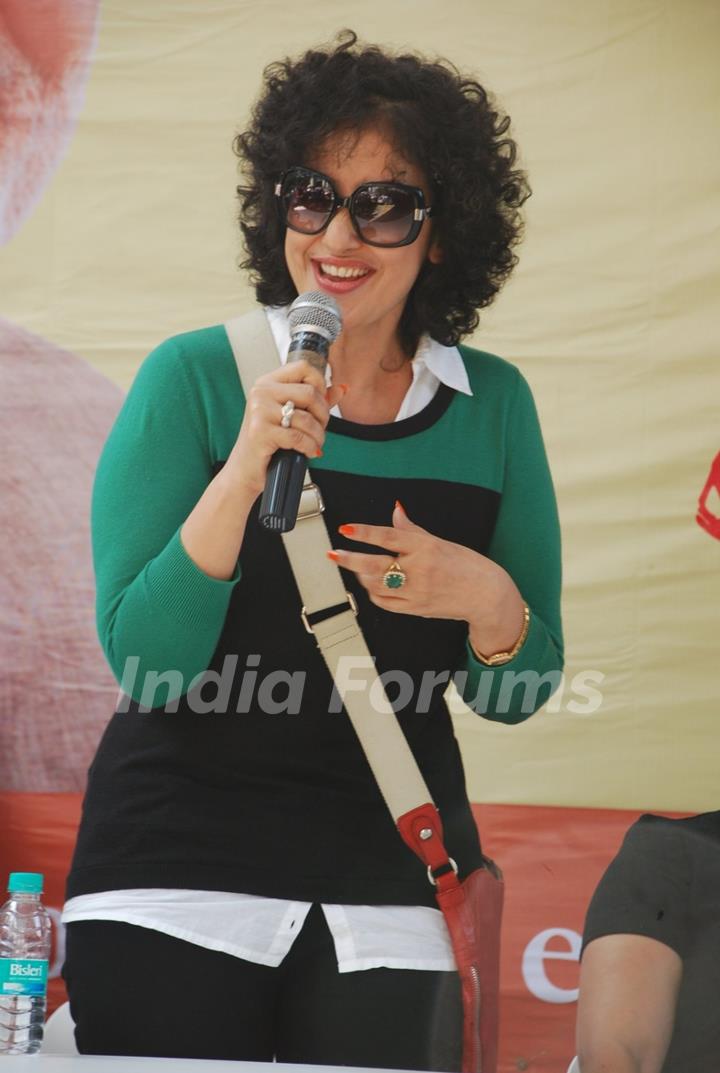 Manisha Koirala addressing the crowd at Cleanliness Drive by Nahar Group