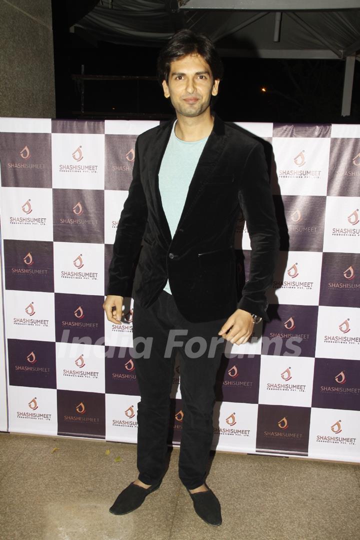 Rahul Sharma poses for the media at Shashi Sumeet Production Bash