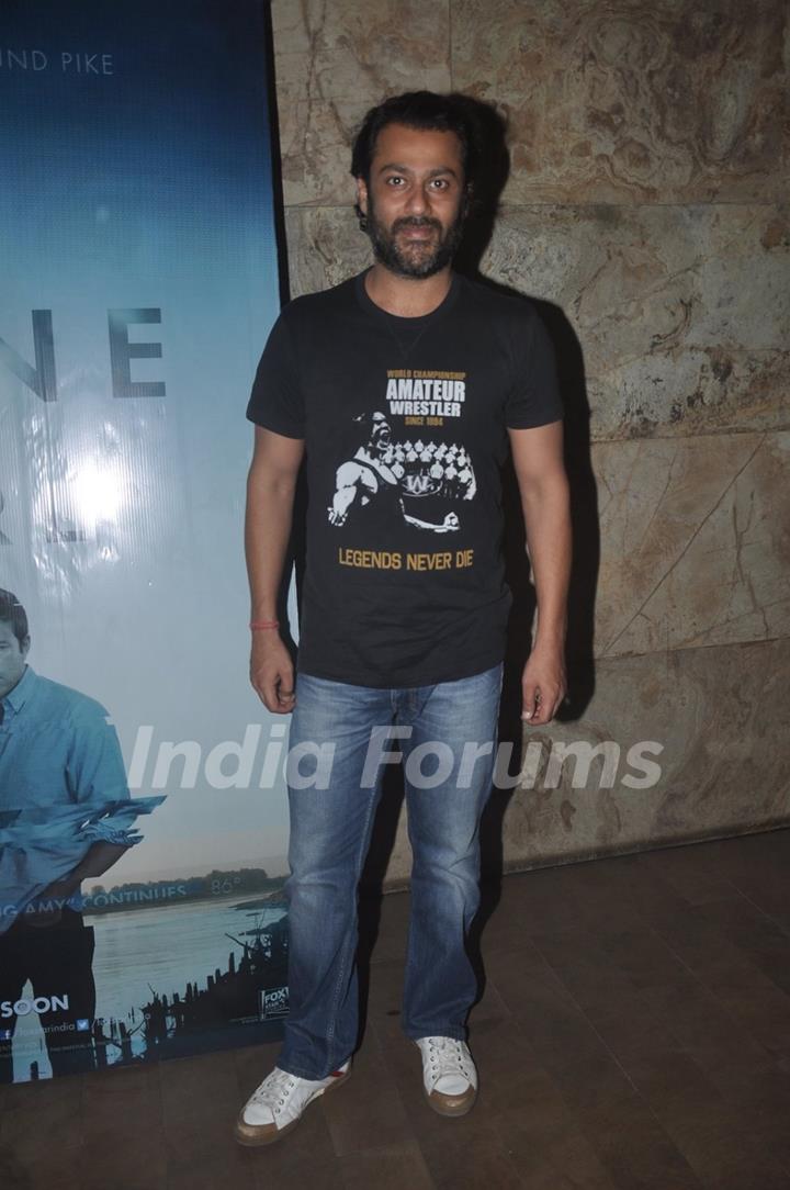 Abhishek Kapoor poses for the media at the Screening of Gone Girl