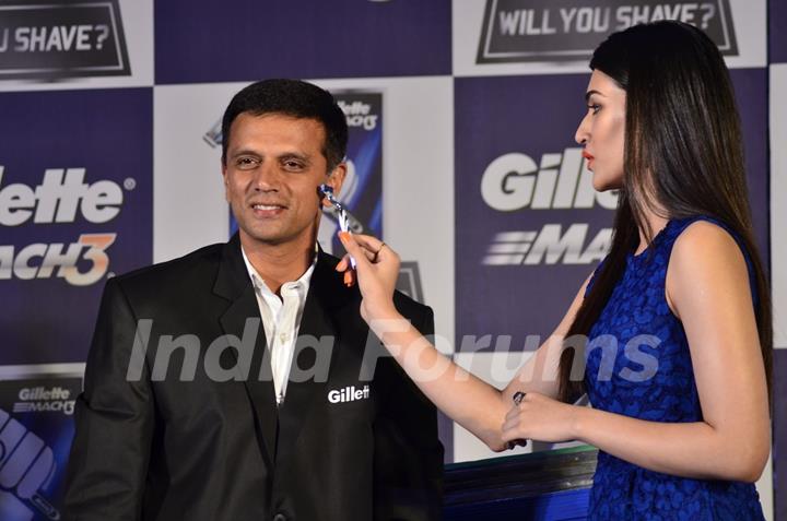 Kriti Sanon and Rahul Dravid showcase the product at a Promotional Event of Gillette