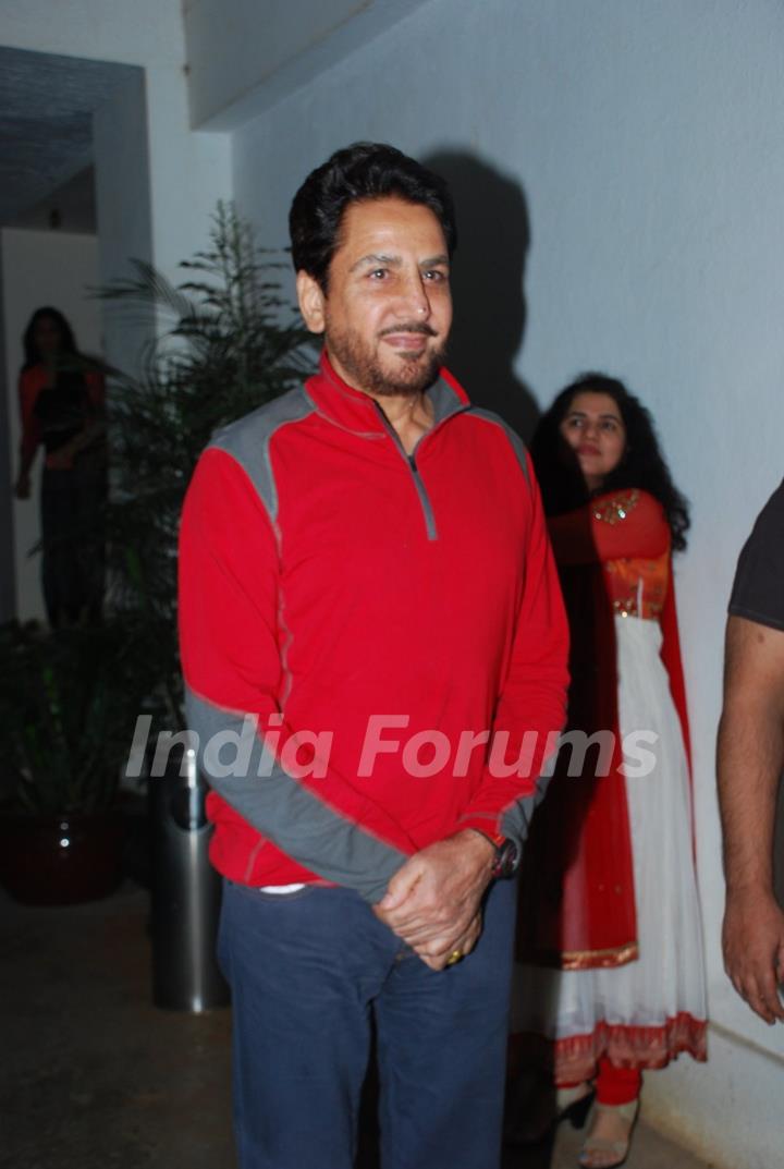 Gurdas Maan poses for the media at the Special Screening of Chaar Sahibzaade