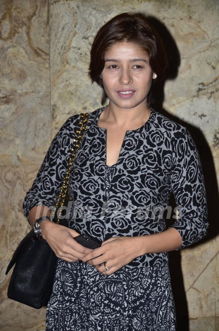 Sunidhi Chauhan poses for the media at the Special Screening of Rang Rasiya